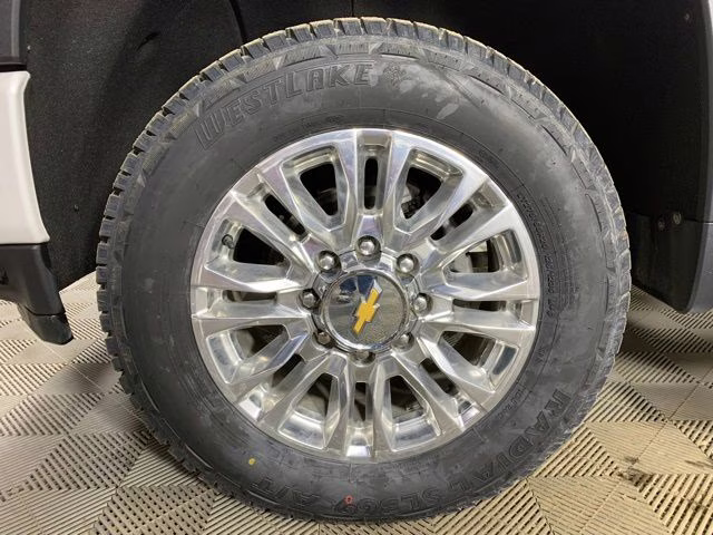 2023 Iridescent Pearl Tricoat Chevrolet Silverado 2500HD High Country 4X4 Truck