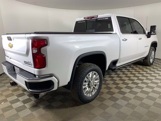 2023 Iridescent Pearl Tricoat Chevrolet Silverado 2500HD High Country 4X4 Truck