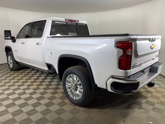 2023 Iridescent Pearl Tricoat Chevrolet Silverado 2500HD High Country 4X4 Truck