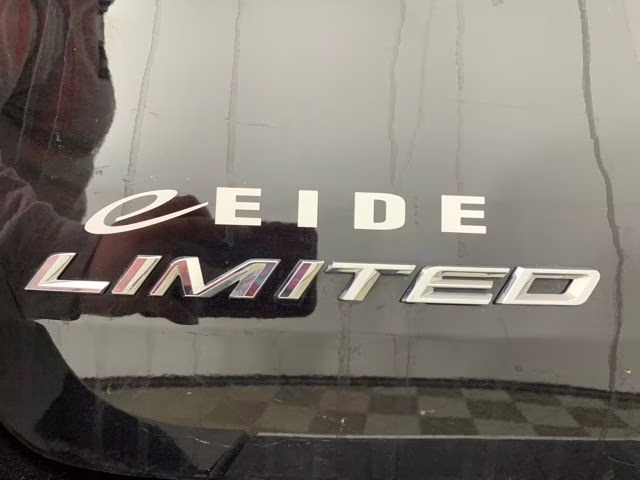 2022 Agate Black Metallic Ford Explorer Limited 4X4 SUV