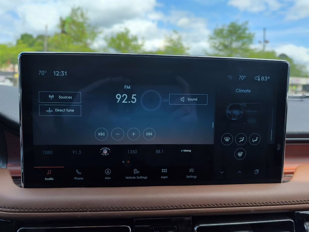 2022 Ceramic Pearl Metallic Tinted Clearcoat Lincoln Nautilus Reserve FWD SUV