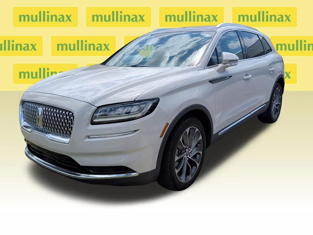 2022 Ceramic Pearl Metallic Tinted Clearcoat Lincoln Nautilus Reserve FWD SUV