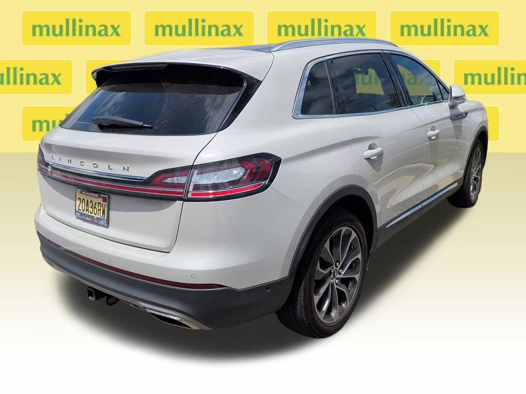 2022 Ceramic Pearl Metallic Tinted Clearcoat Lincoln Nautilus Reserve FWD SUV