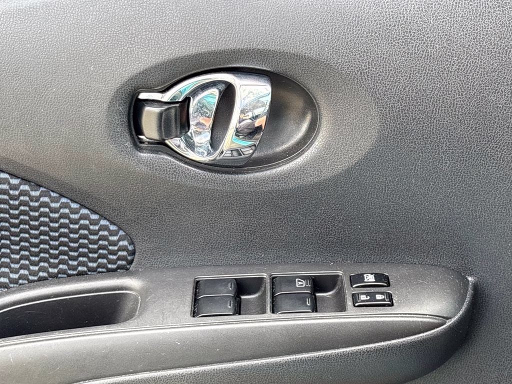 2015 Metallic Peacock Nissan Versa Note SV FWD Hatchback