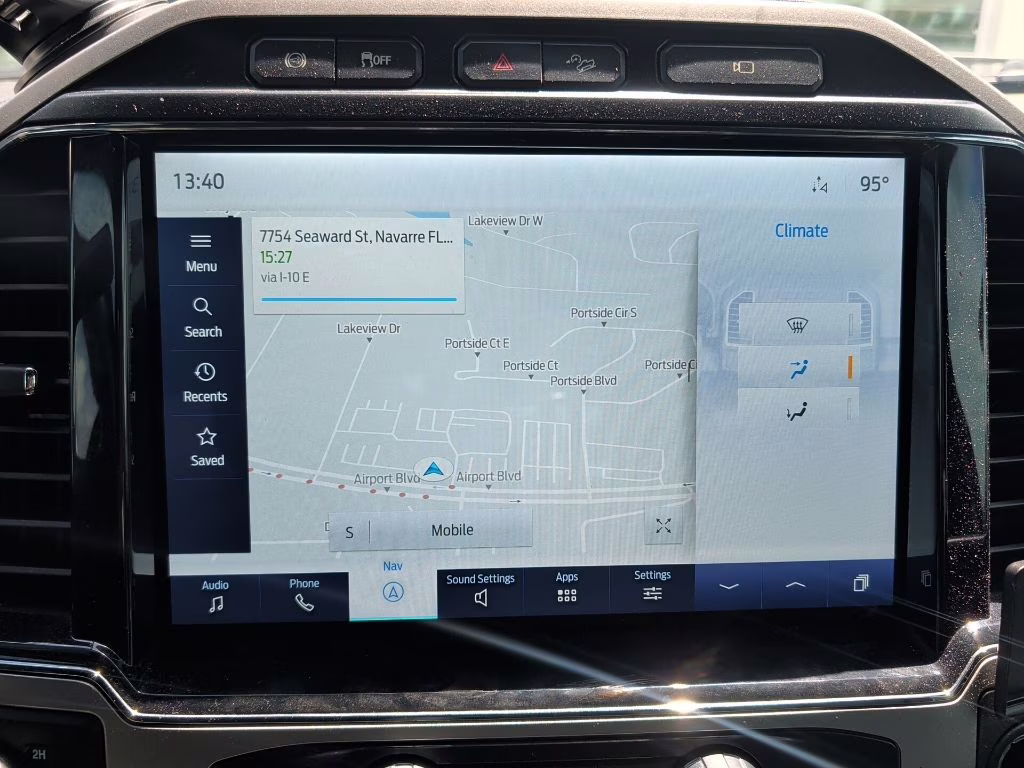 2022 White Metallic Ford Super Duty F-250 SRW Lariat 4X4 Truck