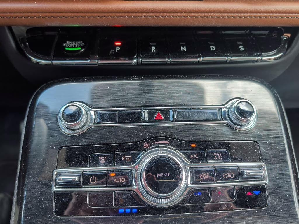 2022 Ceramic Pearl Metallic Tinted Clearcoat Lincoln Nautilus Reserve FWD SUV