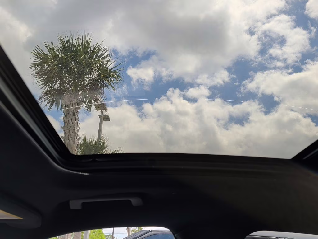 2022 Ceramic Pearl Metallic Tinted Clearcoat Lincoln Nautilus Reserve FWD SUV