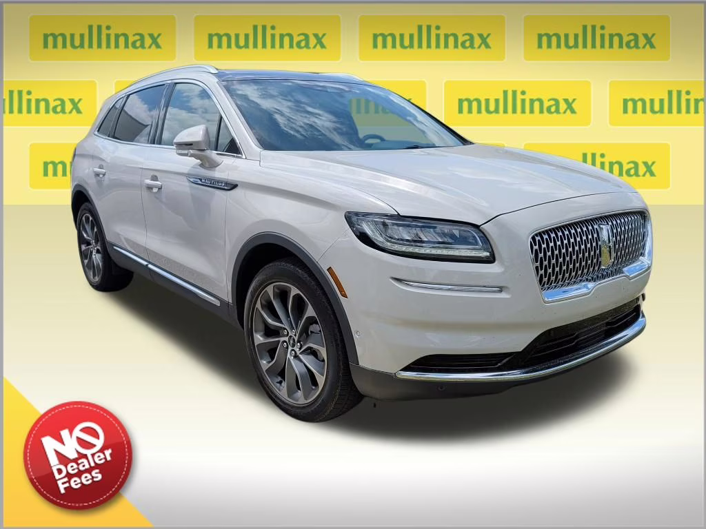 2022 Ceramic Pearl Metallic Tinted Clearcoat Lincoln Nautilus Reserve FWD SUV