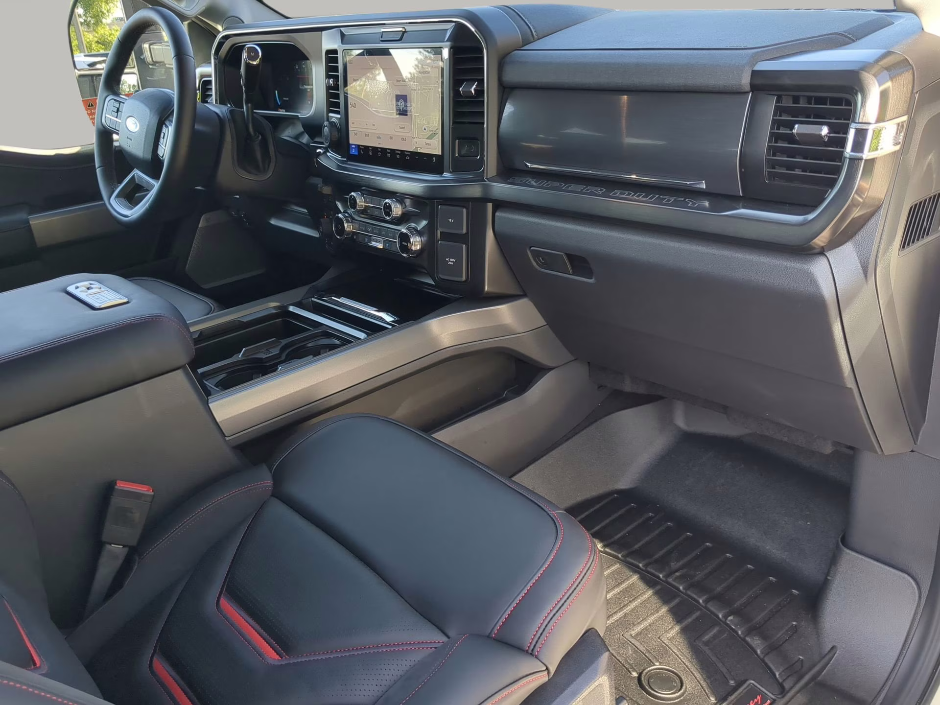 2026 Star White Metallic Tri-Coat Ford Super Duty F-250 SRW LARIAT Crew Cab Pickup 4X4 Truck