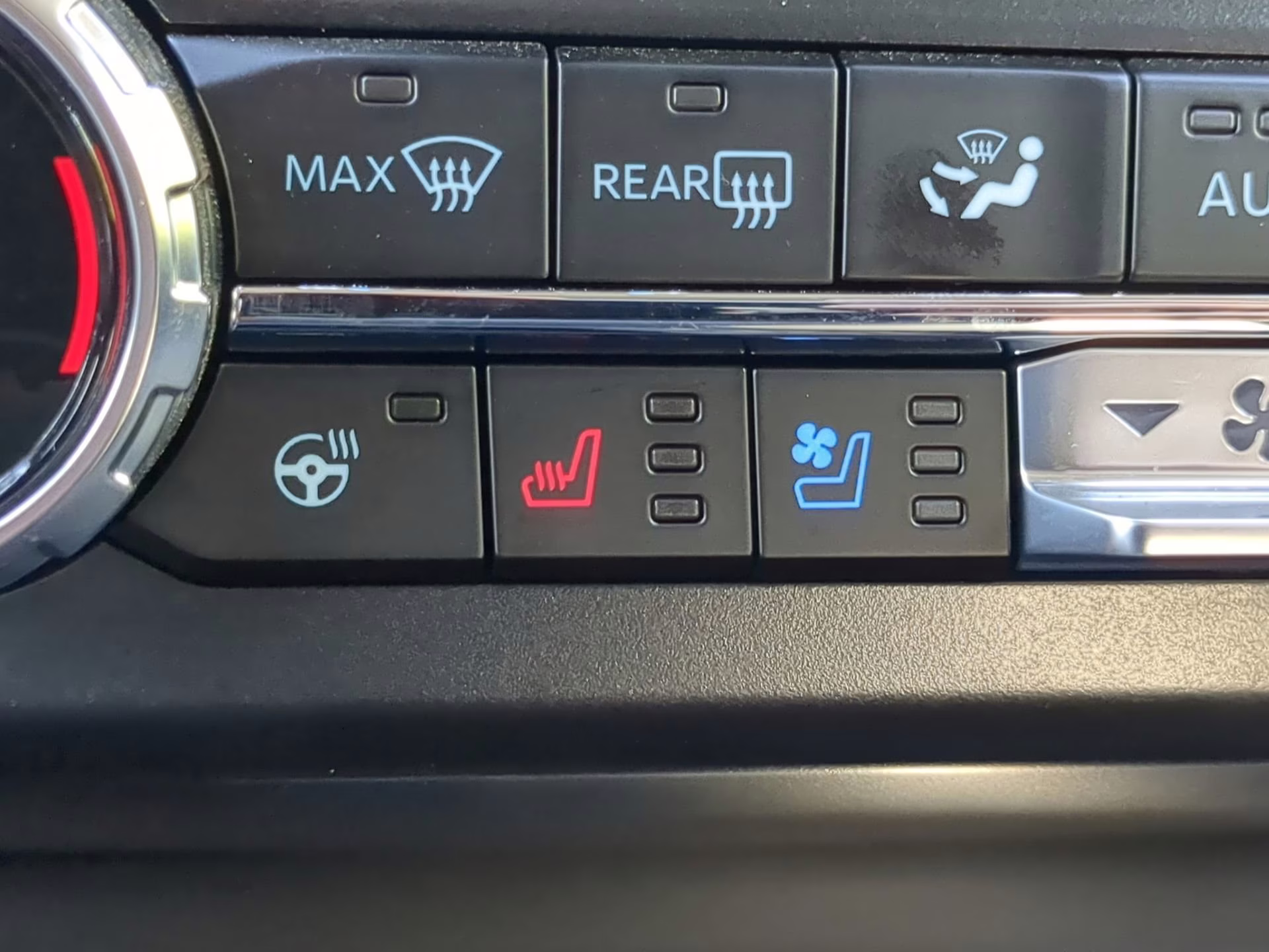 2026 Star White Metallic Tri-Coat Ford Super Duty F-250 SRW LARIAT Crew Cab Pickup 4X4 Truck