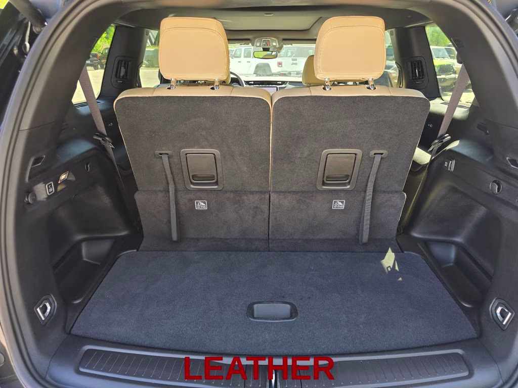 2023 Rocky Mountain Pearlcoat Jeep Grand Cherokee L Limited 4X4 SUV