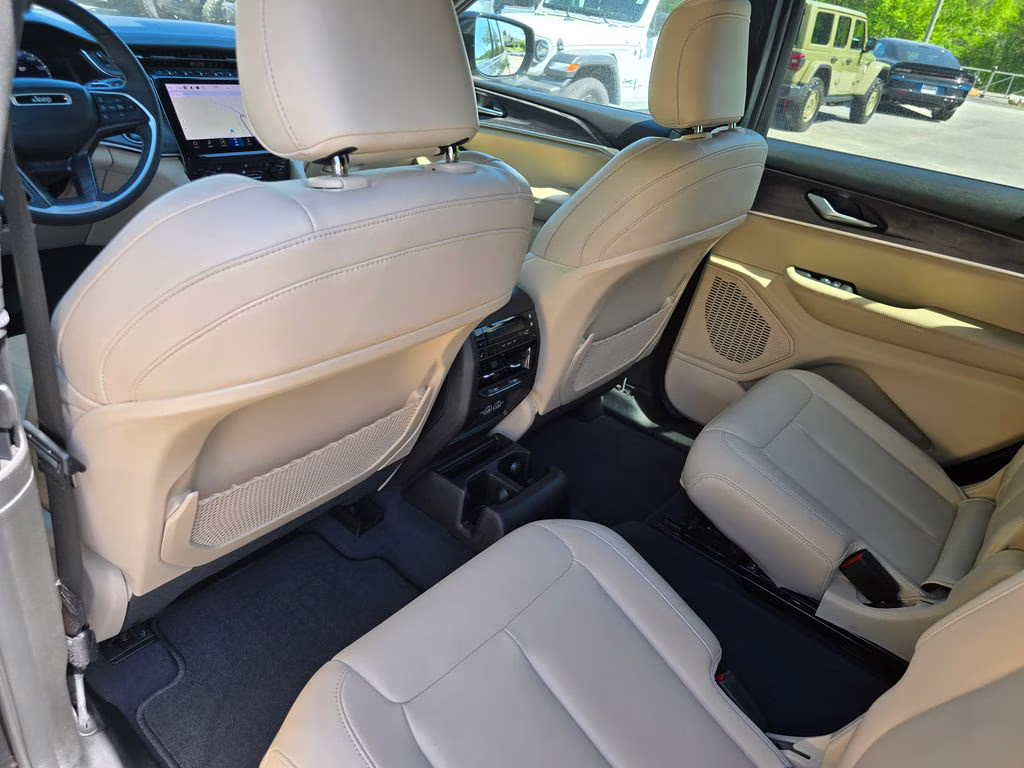 2023 Rocky Mountain Pearlcoat Jeep Grand Cherokee L Limited 4X4 SUV