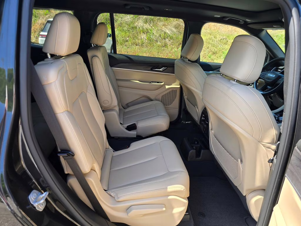 2023 Rocky Mountain Pearlcoat Jeep Grand Cherokee L Limited 4X4 SUV