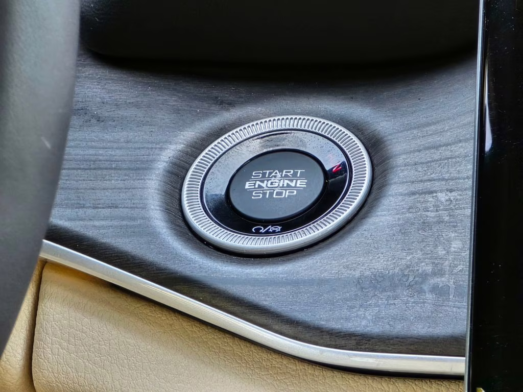 2023 Rocky Mountain Pearlcoat Jeep Grand Cherokee L Limited 4X4 SUV