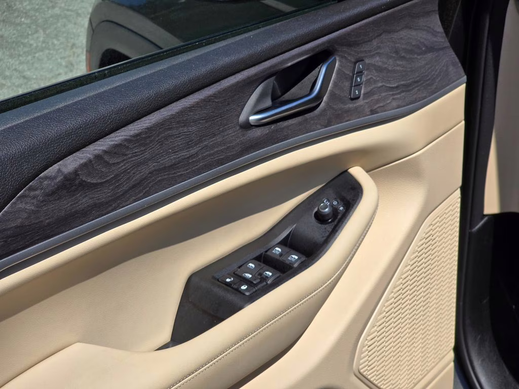 2023 Rocky Mountain Pearlcoat Jeep Grand Cherokee L Limited 4X4 SUV