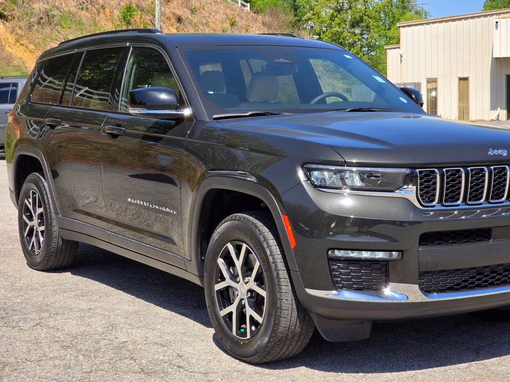 2023 Rocky Mountain Pearlcoat Jeep Grand Cherokee L Limited 4X4 SUV