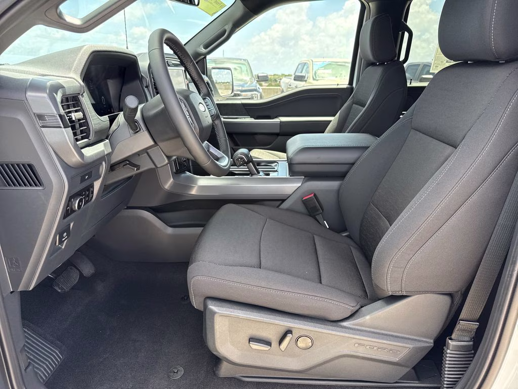 2026 Oxford White Ford F-150 XLT 4X4 Truck