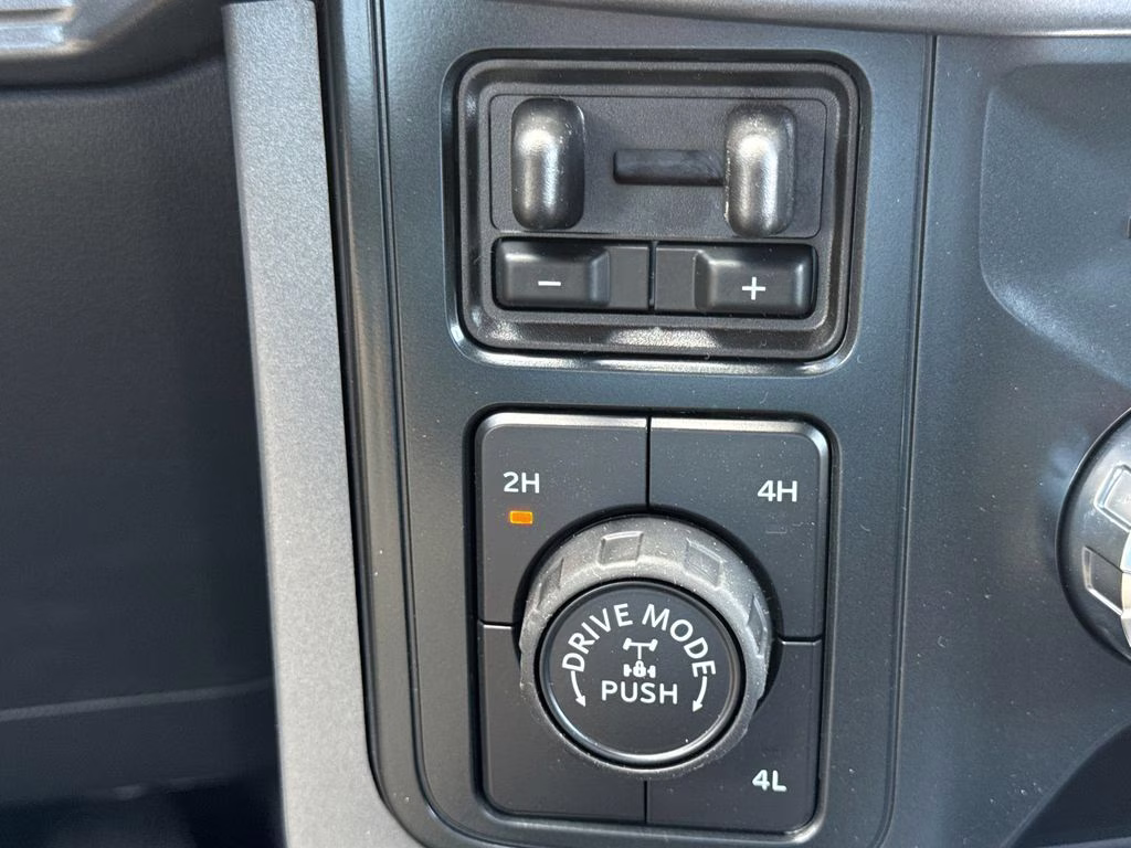 2026 Oxford White Ford F-150 XLT 4X4 Truck