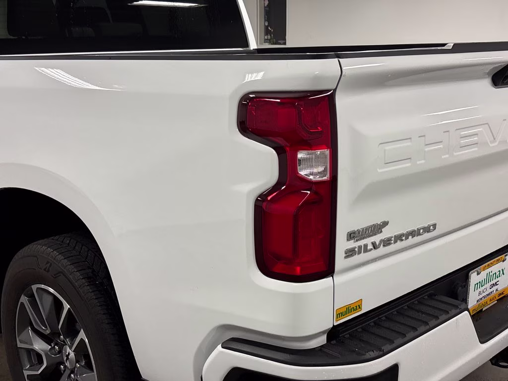 2025 Summit White Chevrolet Silverado 1500 RST RWD Truck