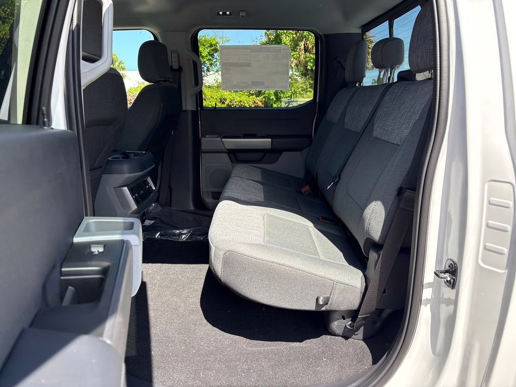 2026 Oxford White Ford Super Duty F-250 SRW XLT 4X4 Truck