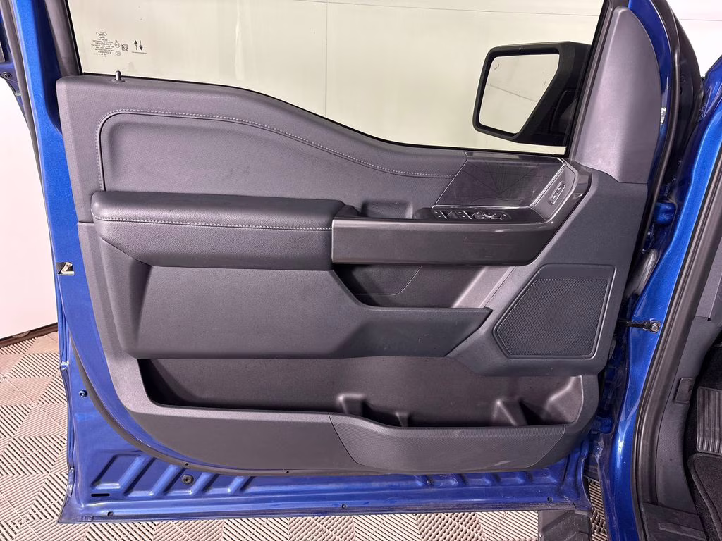 2022 Blue Metallic Ford F-150 XLT RWD Truck