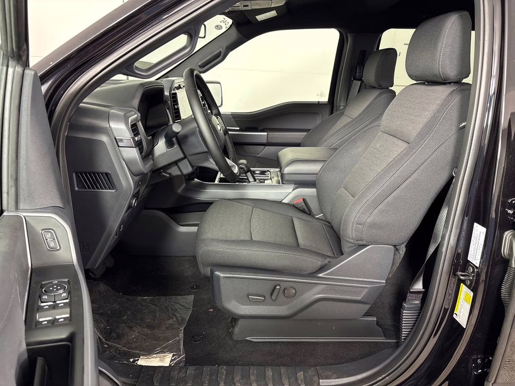 2025 Agate Black Metallic Ford F-150 XLT 4X4 Truck