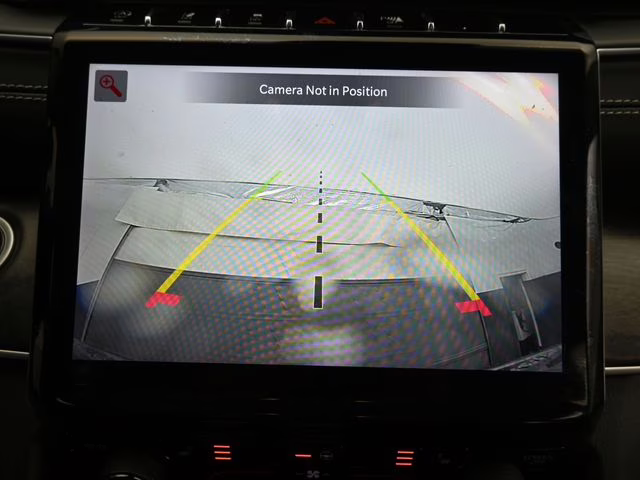 2023 Diamond Black Crystal Pearlcoat Jeep Grand Cherokee Limited 4X4 SUV