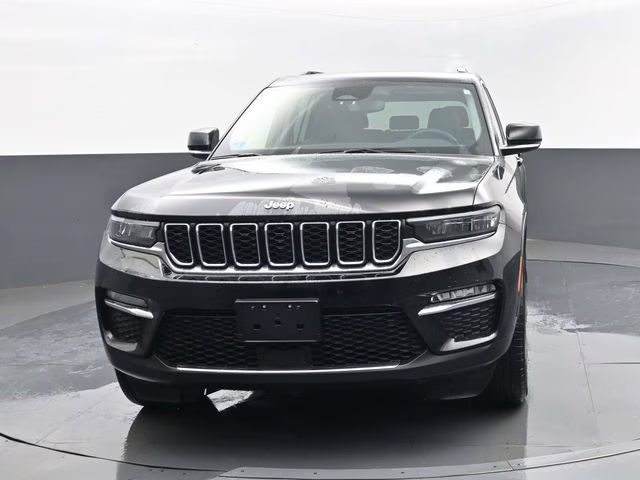 2023 Diamond Black Crystal Pearlcoat Jeep Grand Cherokee Limited 4X4 SUV
