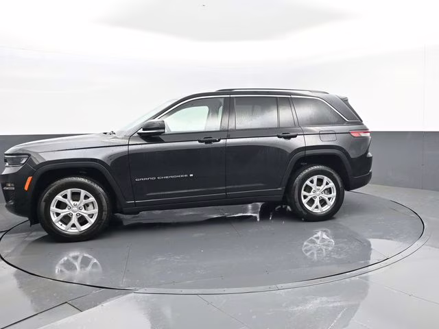 2023 Diamond Black Crystal Pearlcoat Jeep Grand Cherokee Limited 4X4 SUV