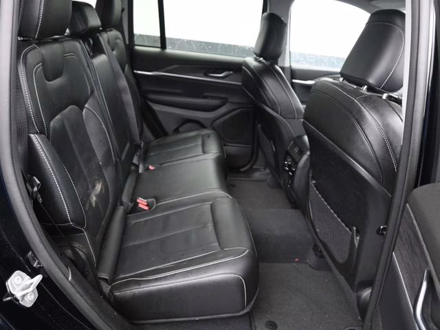 2023 Diamond Black Crystal Pearlcoat Jeep Grand Cherokee Limited 4X4 SUV