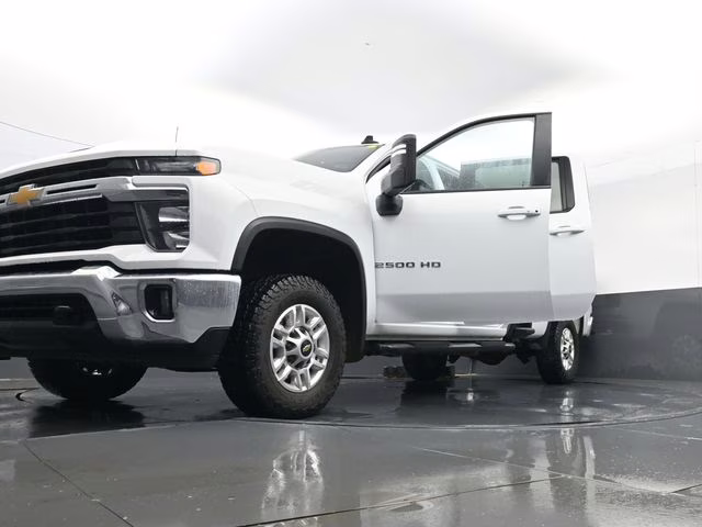 2025 White Chevrolet Silverado 2500HD LT 4X4 Truck