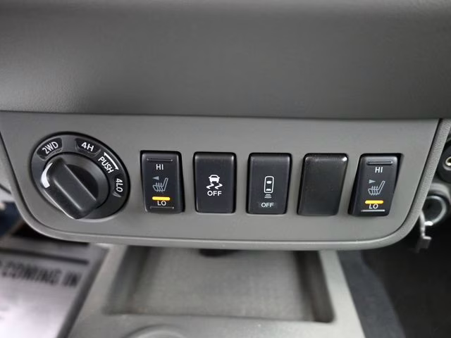 2021 Brilliant Silver Metallic Nissan Frontier SV 4X4 Truck