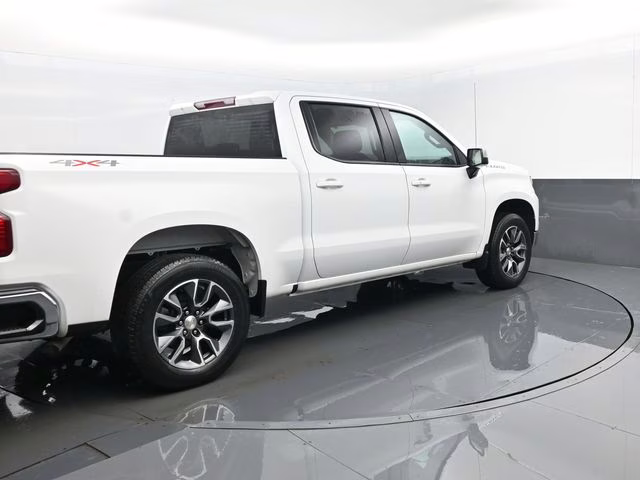 2024 Summit White Chevrolet Silverado 1500 LT 4X4 Truck