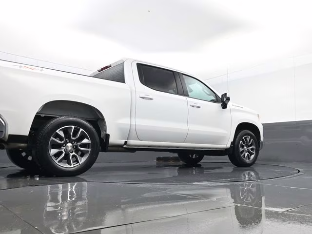 2024 Summit White Chevrolet Silverado 1500 LT 4X4 Truck