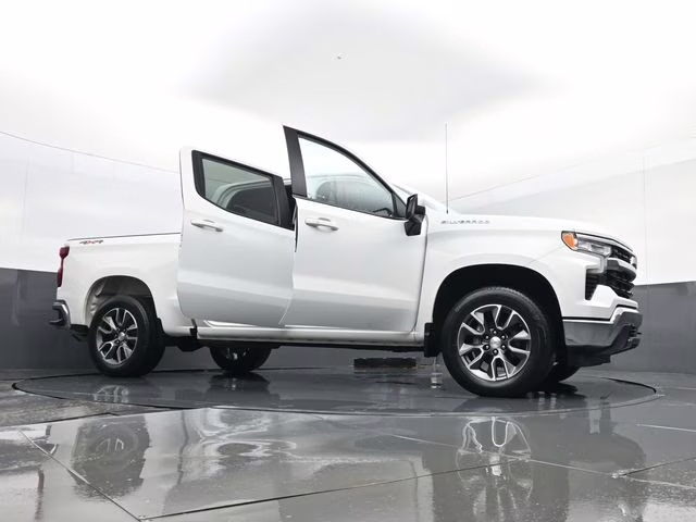 2024 Summit White Chevrolet Silverado 1500 LT 4X4 Truck
