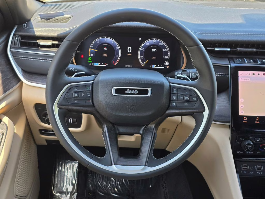 2023 Rocky Mountain Pearlcoat Jeep Grand Cherokee L Limited 4X4 SUV