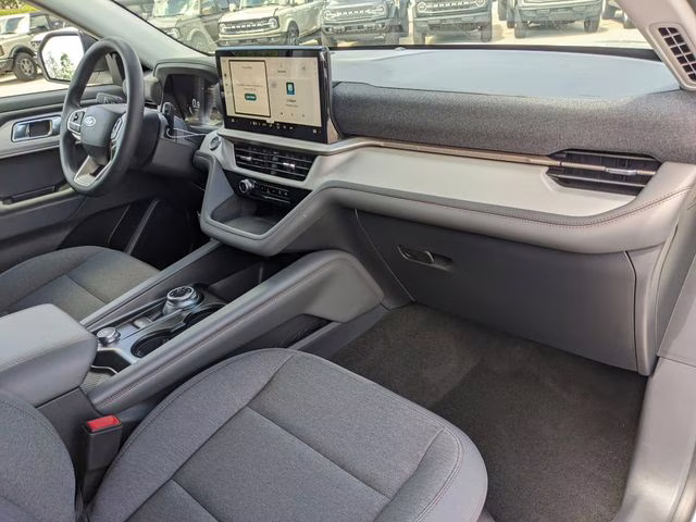 2026 Star White Metallic Tri-Coat Ford Explorer Active RWD SUV