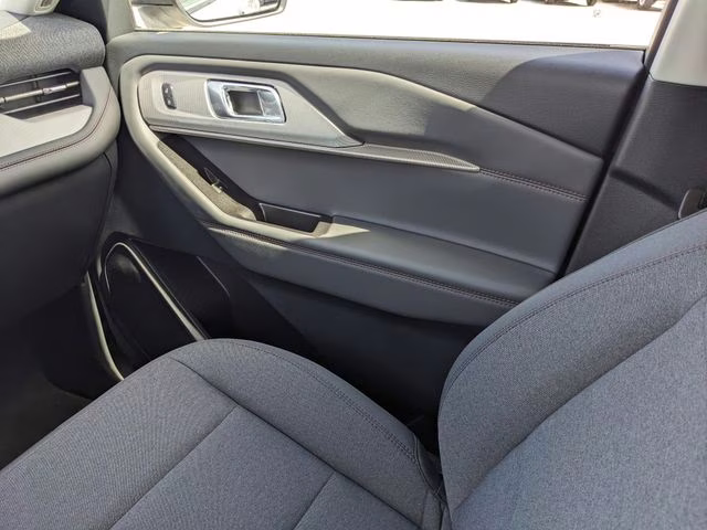 2026 Star White Metallic Tri-Coat Ford Explorer Active RWD SUV