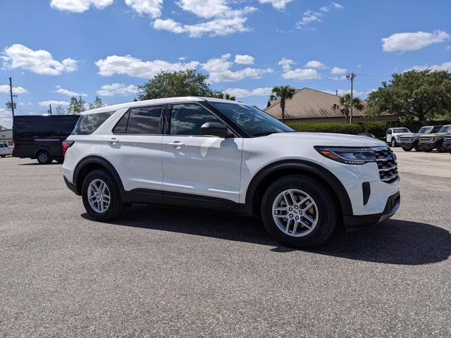 2026 Star White Metallic Tri-Coat Ford Explorer Active RWD SUV