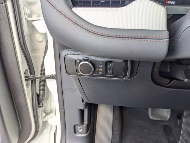 2026 Star White Metallic Tri-Coat Ford Explorer Active RWD SUV