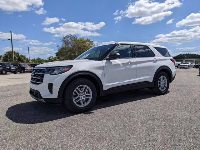 2026 Star White Metallic Tri-Coat Ford Explorer Active RWD SUV