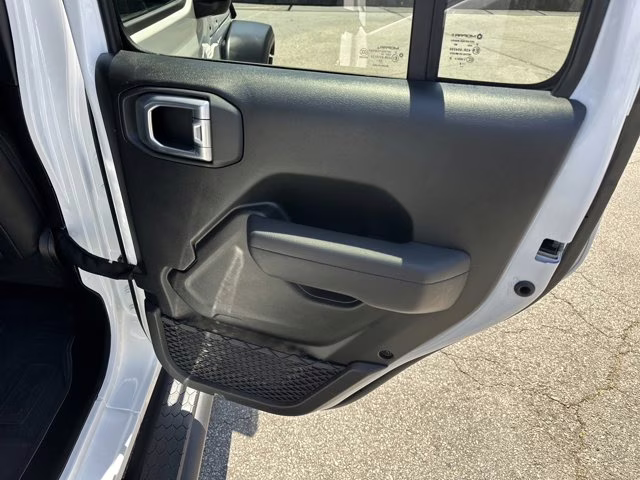 2025 Bright White Clearcoat Jeep Wrangler 4X4 Convertible