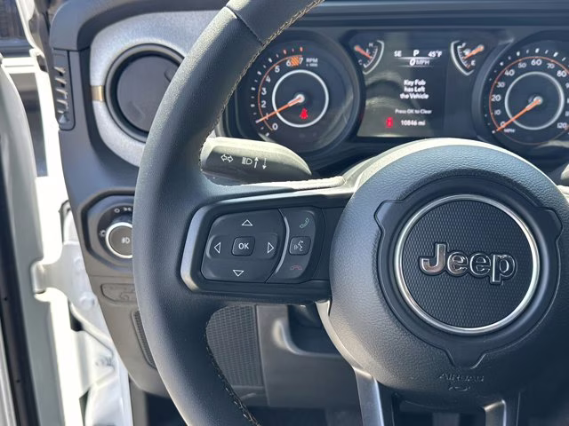 2025 Bright White Clearcoat Jeep Wrangler 4X4 Convertible