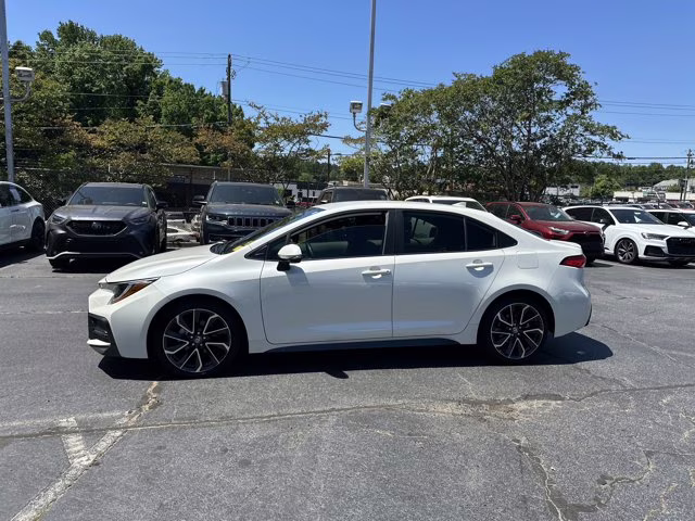 2020 White Toyota Corolla FWD Sedan