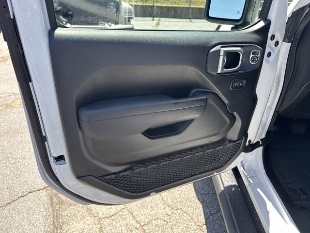 2025 Bright White Clearcoat Jeep Wrangler 4X4 Convertible