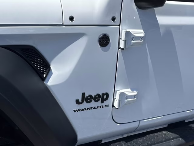 2025 Bright White Clearcoat Jeep Wrangler 4X4 Convertible