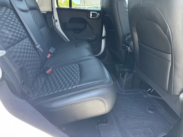 2025 Bright White Clearcoat Jeep Wrangler 4X4 Convertible