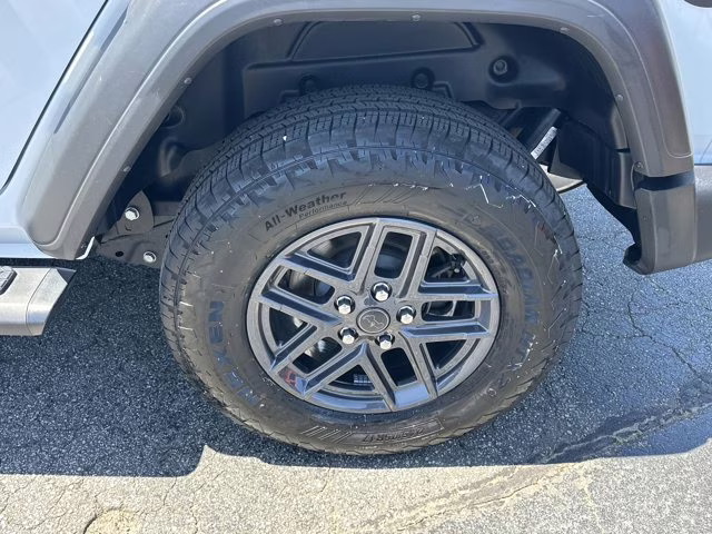 2025 Bright White Clearcoat Jeep Wrangler 4X4 Convertible