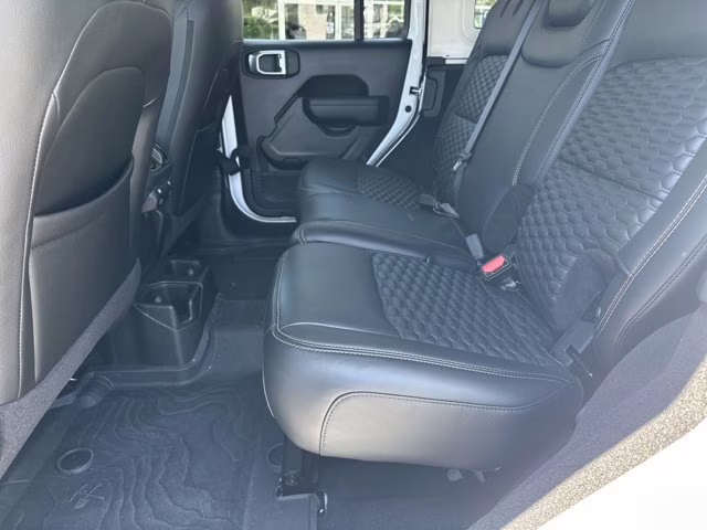 2025 Bright White Clearcoat Jeep Wrangler 4X4 Convertible