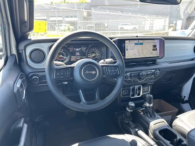 2025 Bright White Clearcoat Jeep Wrangler 4X4 Convertible